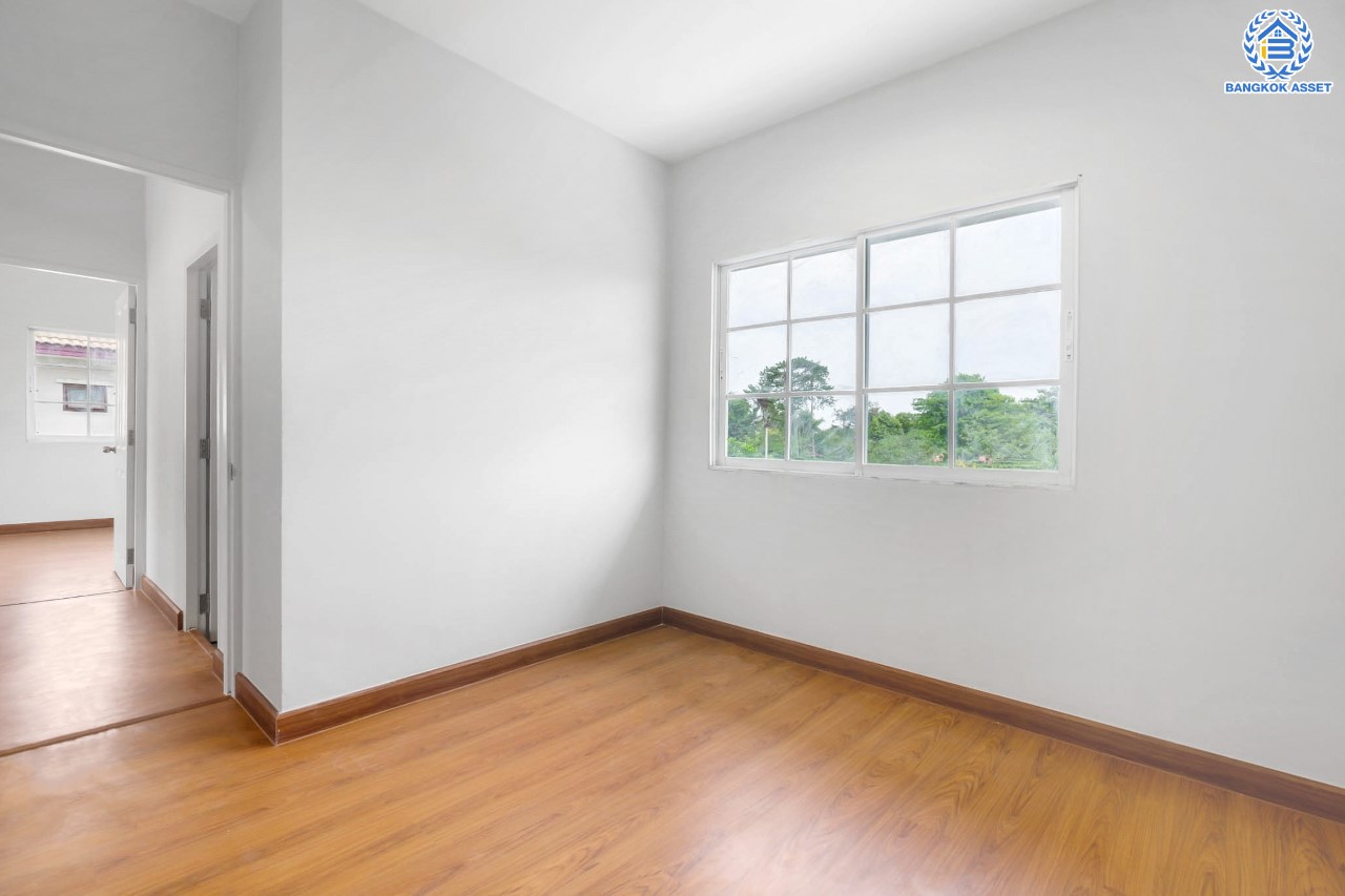 บ้านมือสองตกแต่งใหม่ ทำเลโซนเมือง! ม.นนทกาญจน์ นครอินทร์-พระราม5 หลังใหญ่ เนื้อที่ 33.1 ตร.ว. ฟังก์ชัน 3 ห้องนอน 3 ห้องน้ำ จอดรถได้ 1 คัน บนทำเลเชื่อมต่อทุกการเดินทาง ใกล้สะพานพระรามห้า และรถไฟฟ้า "สถานีแยกติวานนท์"